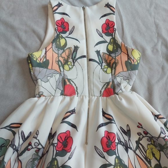 Here Comes The Sun Party Dress floral, Size 8 (AU) - Picture 6 of 11